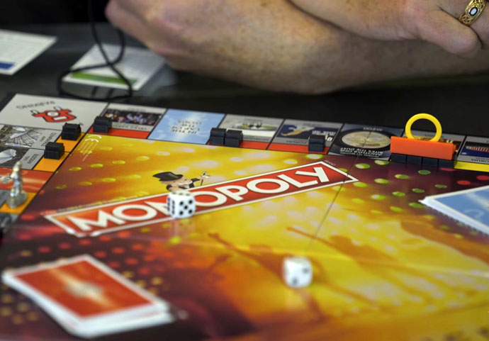 Unboxing Monopoly - Board