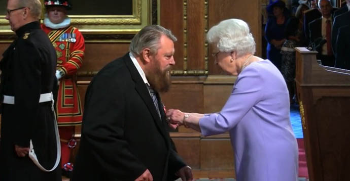 Brian Blessed receives OBE from the Queen