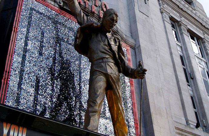 Freddie statue front Dominion Theatre