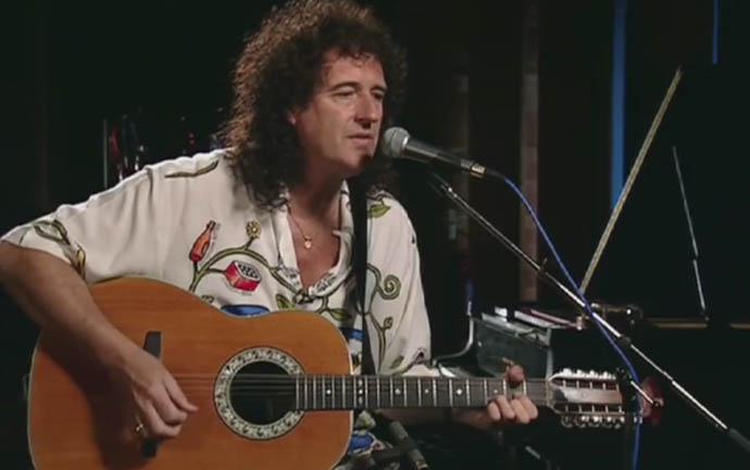 Brian May '29 on 12-string acoustic