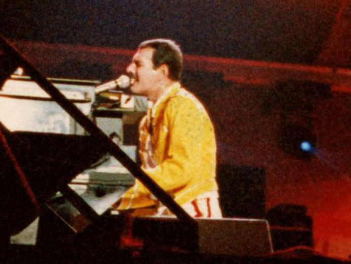 Freddie at piano - Paris
