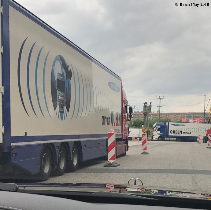 Queen trucks arrive Berlin