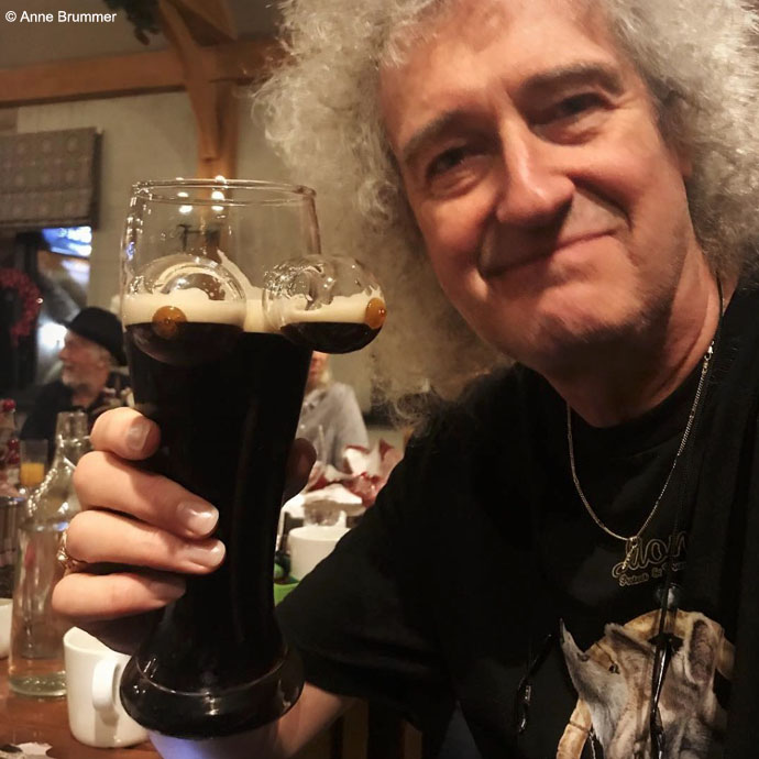 Bri with Novelty glass - by Anne Brummer