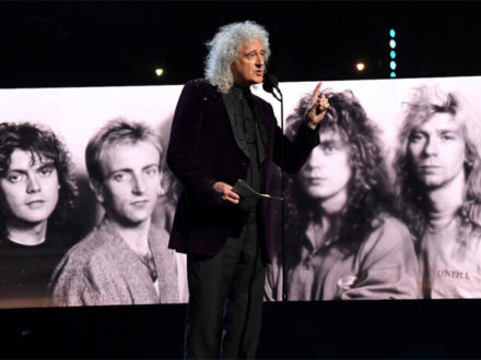 Brian May giving speech - Def Leppard Hall of Fame