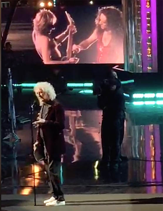 Brian May delivers Def Leppard SpeechBrian May delivers Def Leppard Speech