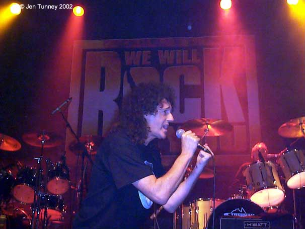 Brian May - We Will Rock You premiere after-party 0 © Jen Tunney 2002
