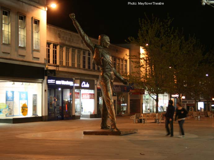 Freddie statue in Southampton