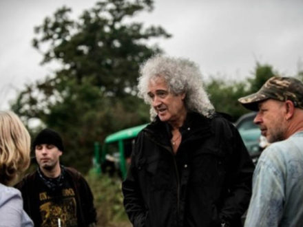 Brian May talks to protesters