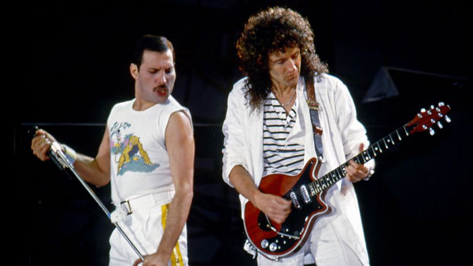 Freddie and Brian on stage