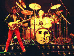 Queen - Memphis (John Deacon and Roger Taylor on stage)