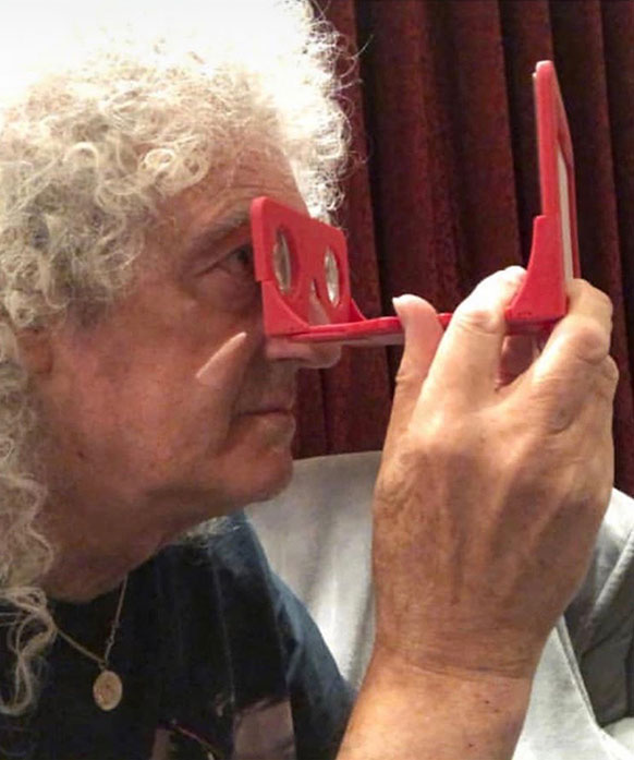 Brian May looking through OWL viewer