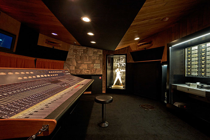 The control room as it is today at the Studio Experience located in the original Mountain Studios in Montreux.
