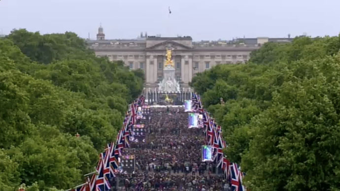View down The Mall when Brian playing for Jubilee