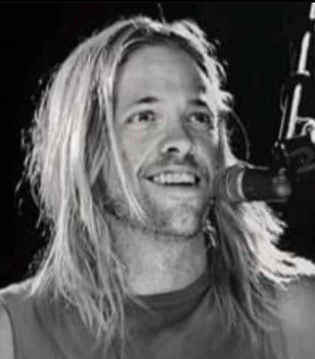 Taylor Hawkins - black and white