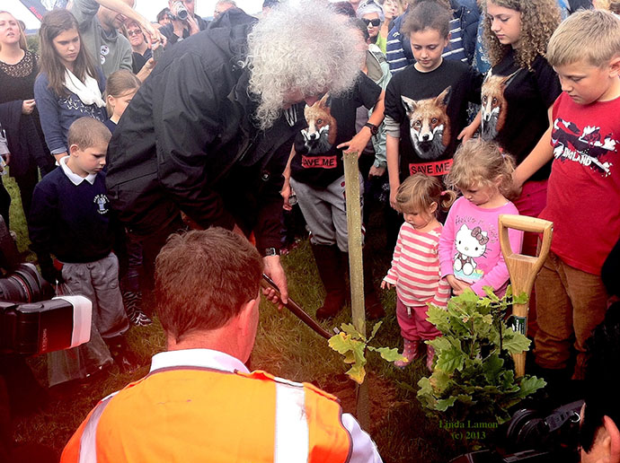 Sir Brian May planting first tree © Linda Lamon 2013