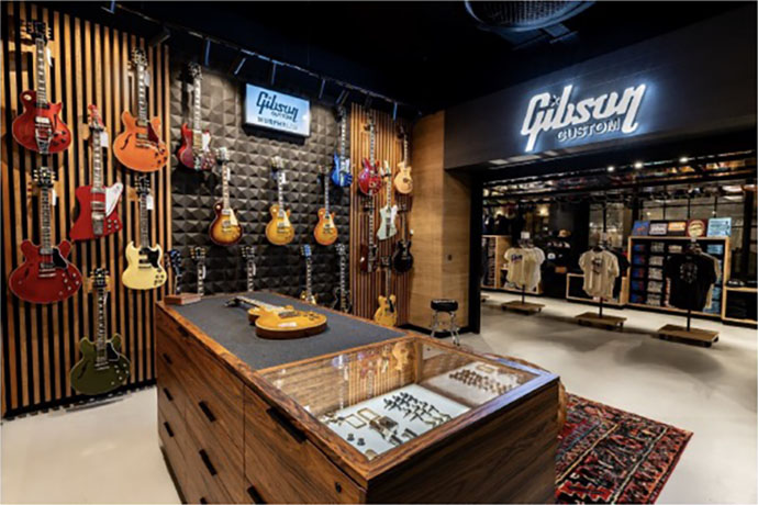 Gibson Garage London Custom Murphy Lab area.