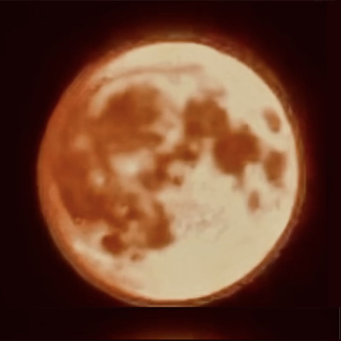 Red-orange Moon tonight 19 Aug 2024 by Brian May