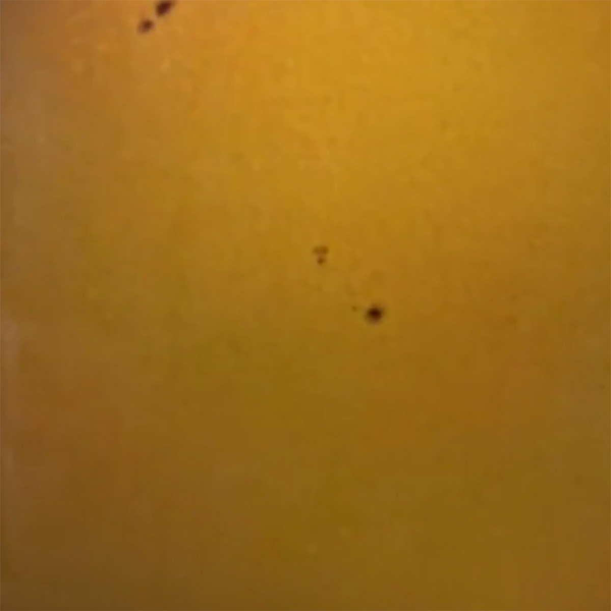 Brian May - We see the sun