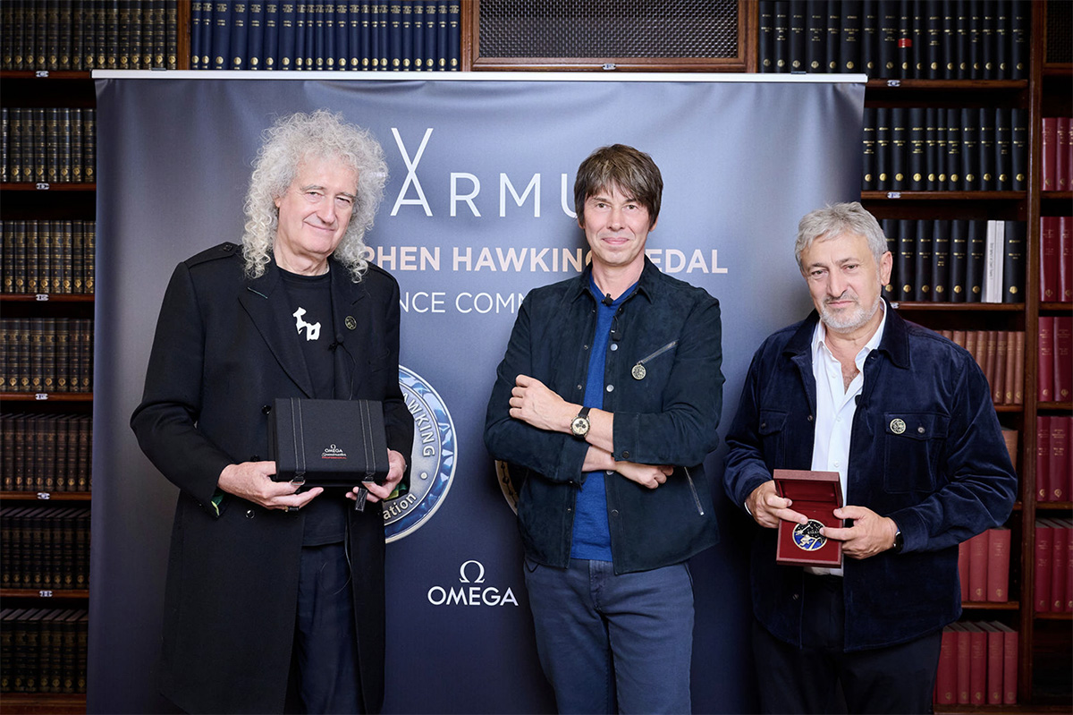 Presenting Prof Brian Cox with the Starmus Award