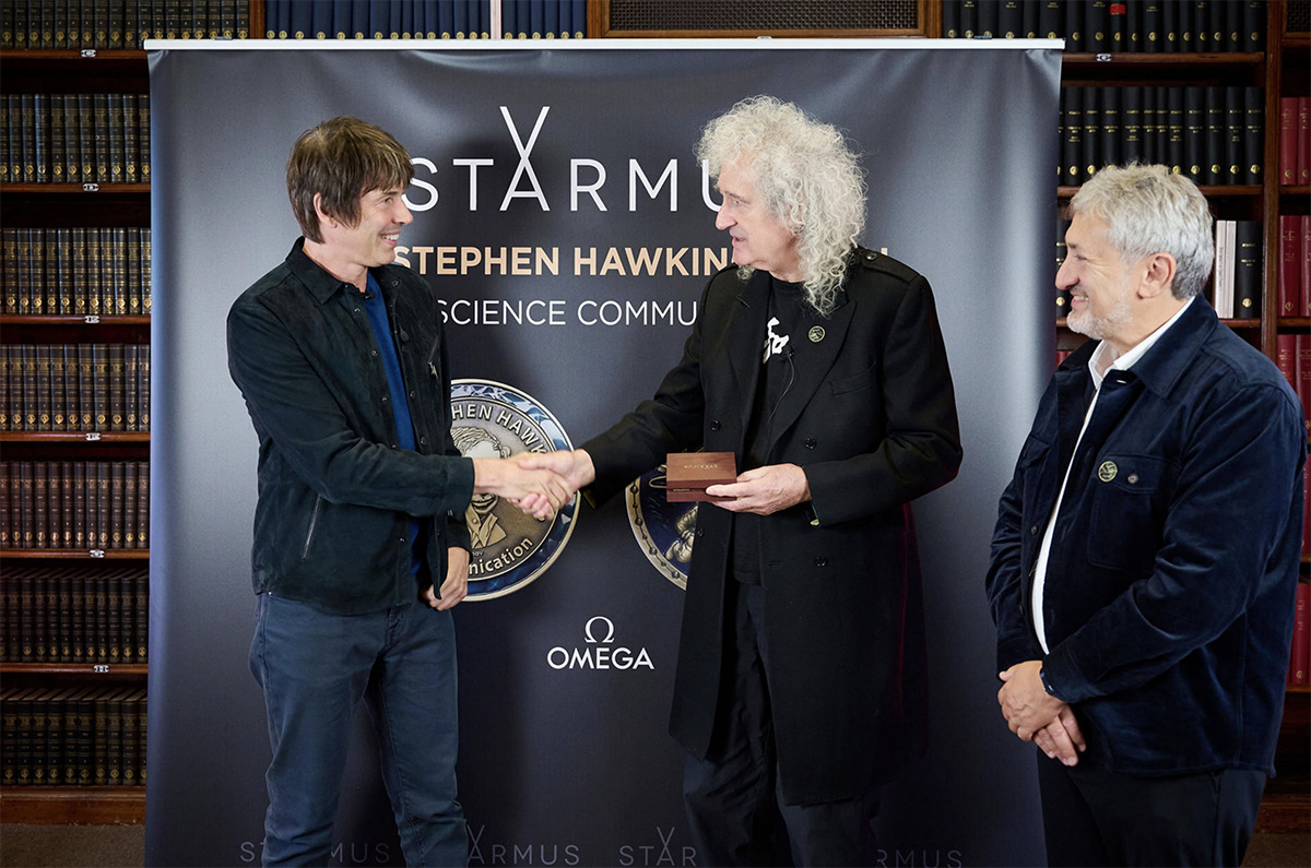 Presenting Prof Brian Cox with the Starmus Award